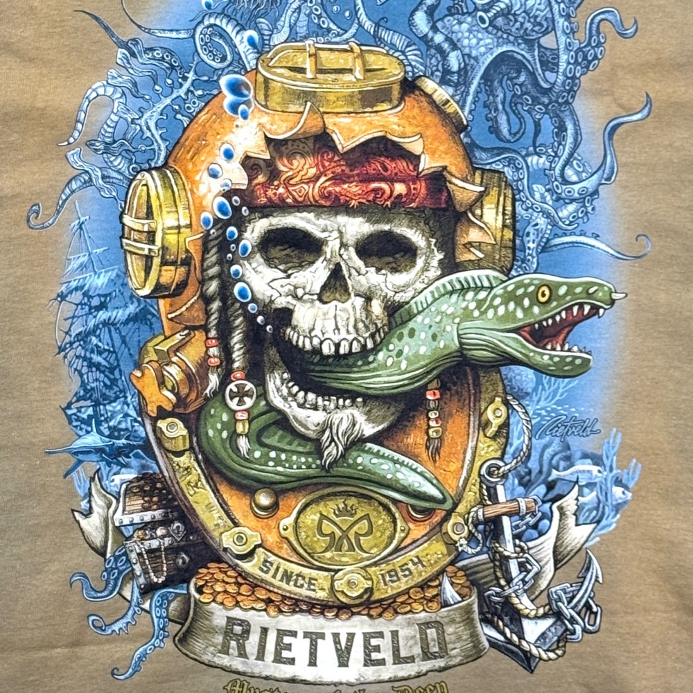 Rietveld Mystery of the Deep T Shirt Mens M Skull Diver Eel Graphic NWOT